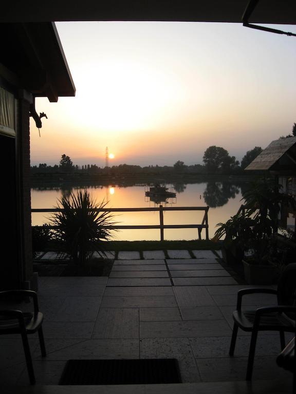 Laghetto Ai Portici Bed & Breakfast ปาสเตร็งโก ภายนอก รูปภาพ